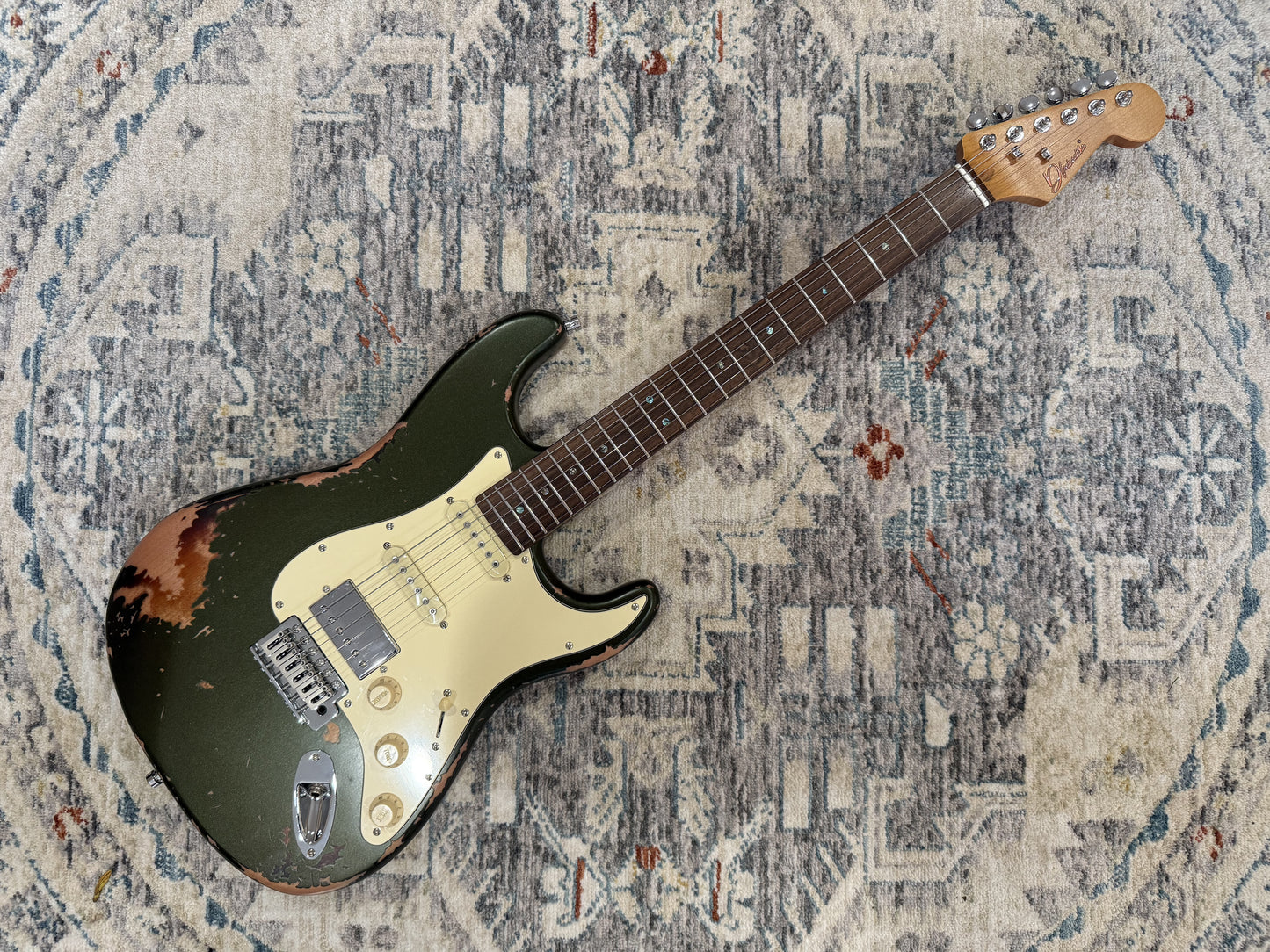 Dhatarattha Performance DST – Goodwood Green over Sunburst (Relic)