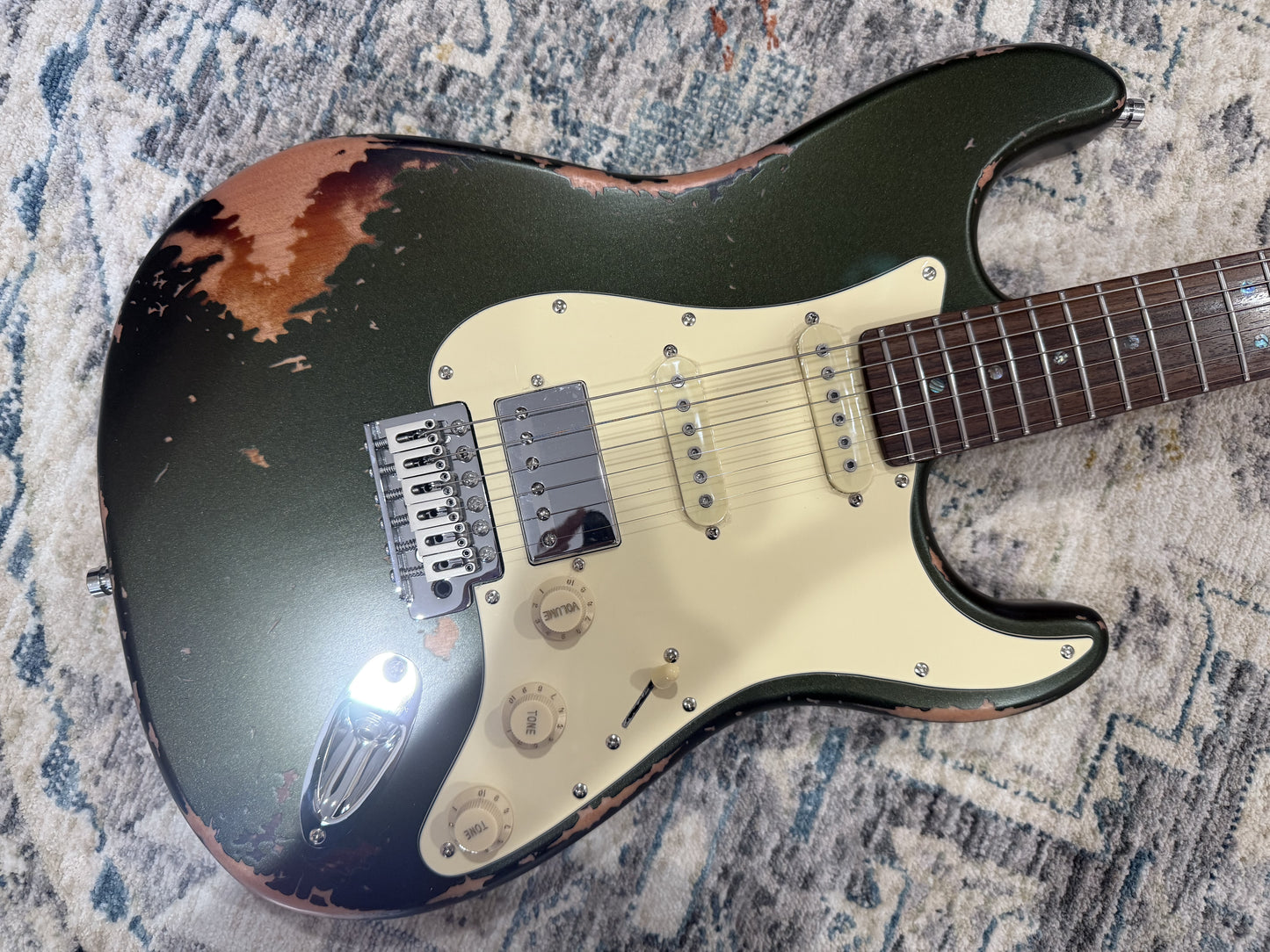 Dhatarattha Performance DST – Goodwood Green over Sunburst (Relic)