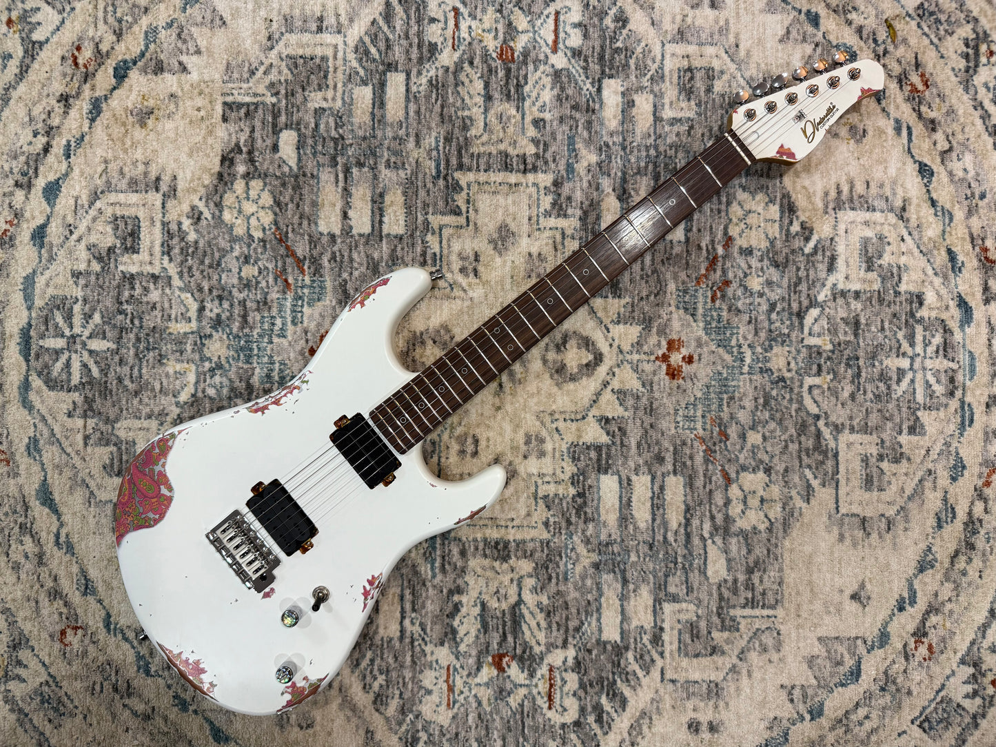 Dhatarattha Performance DST โ White over Paisley (Relic Finish)