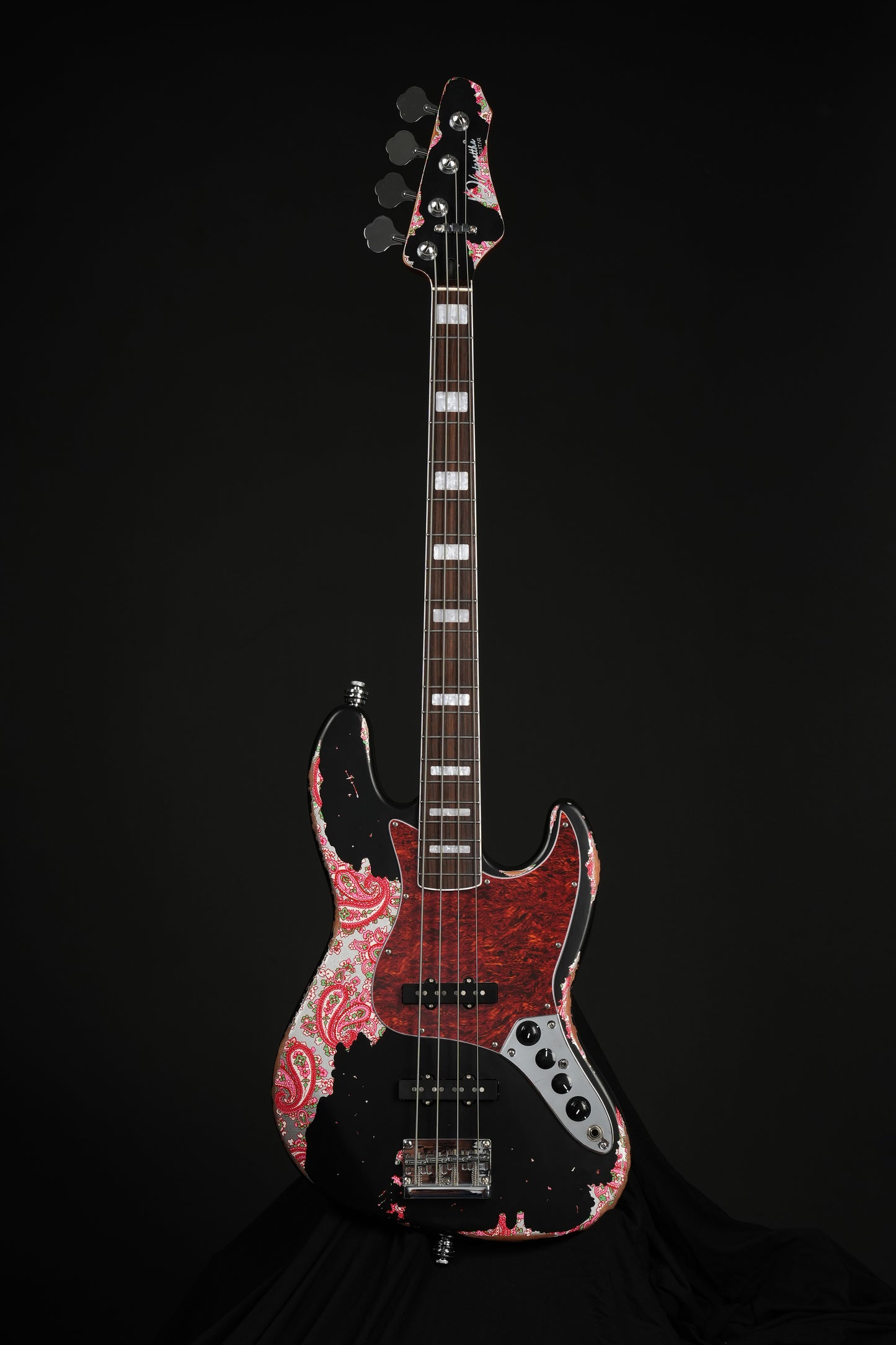 Dhatarattha DEB4 – Red Paisley Relic 4-String Bass