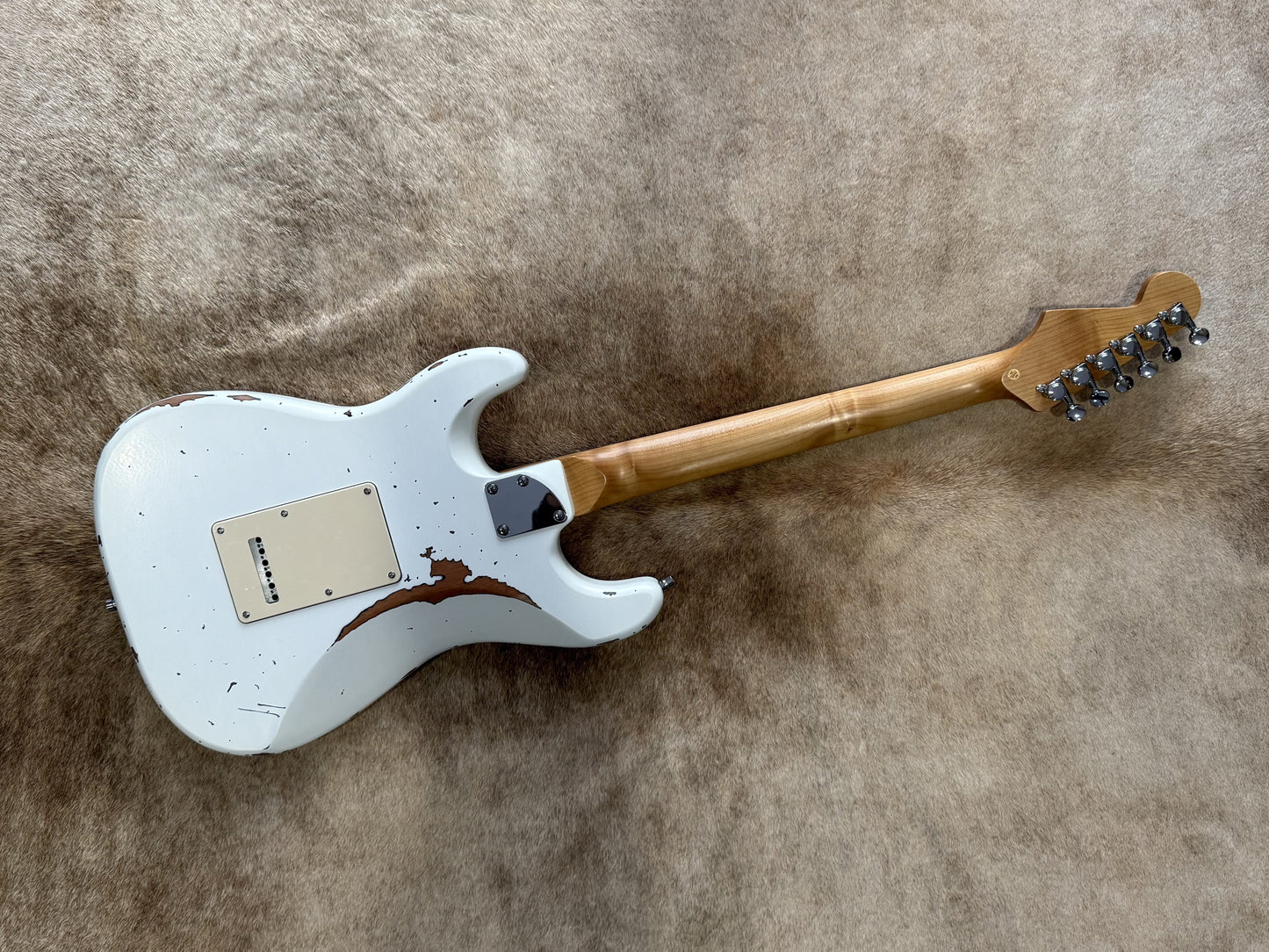 HSS Strat Style Electric Guitar – White Over Sunburst