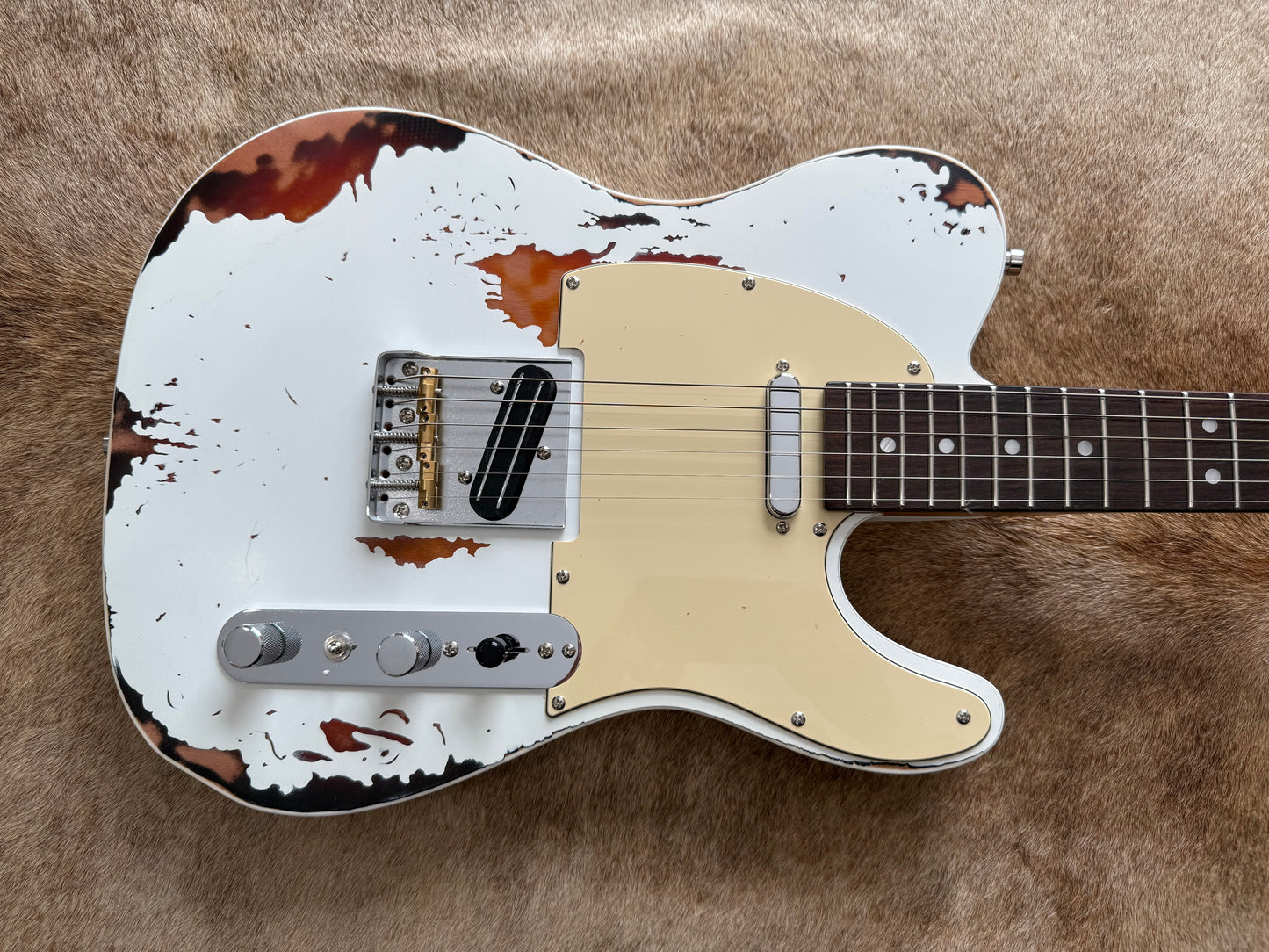 HSS Strat Style Electric Guitar – White Over Sunburst