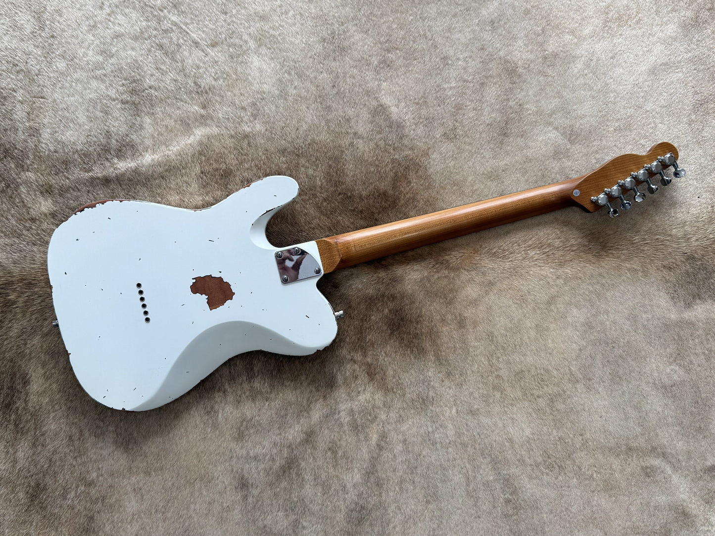HSS Strat Style Electric Guitar – White Over Sunburst
