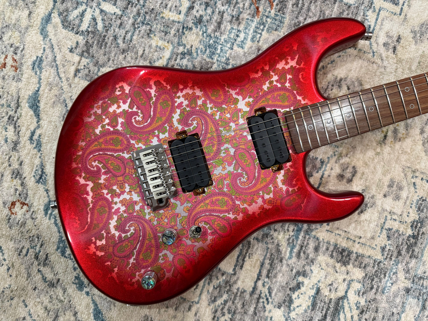 Dhatarattha Performance DST – Red Paisley