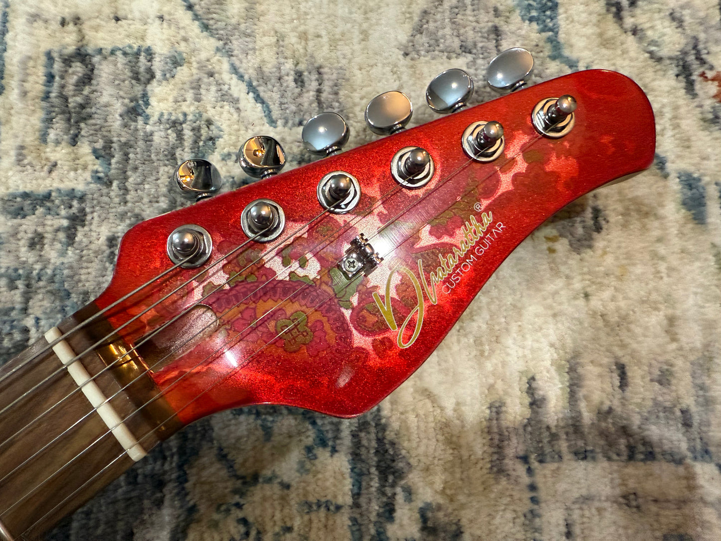 Dhatarattha Performance DST – Red Paisley