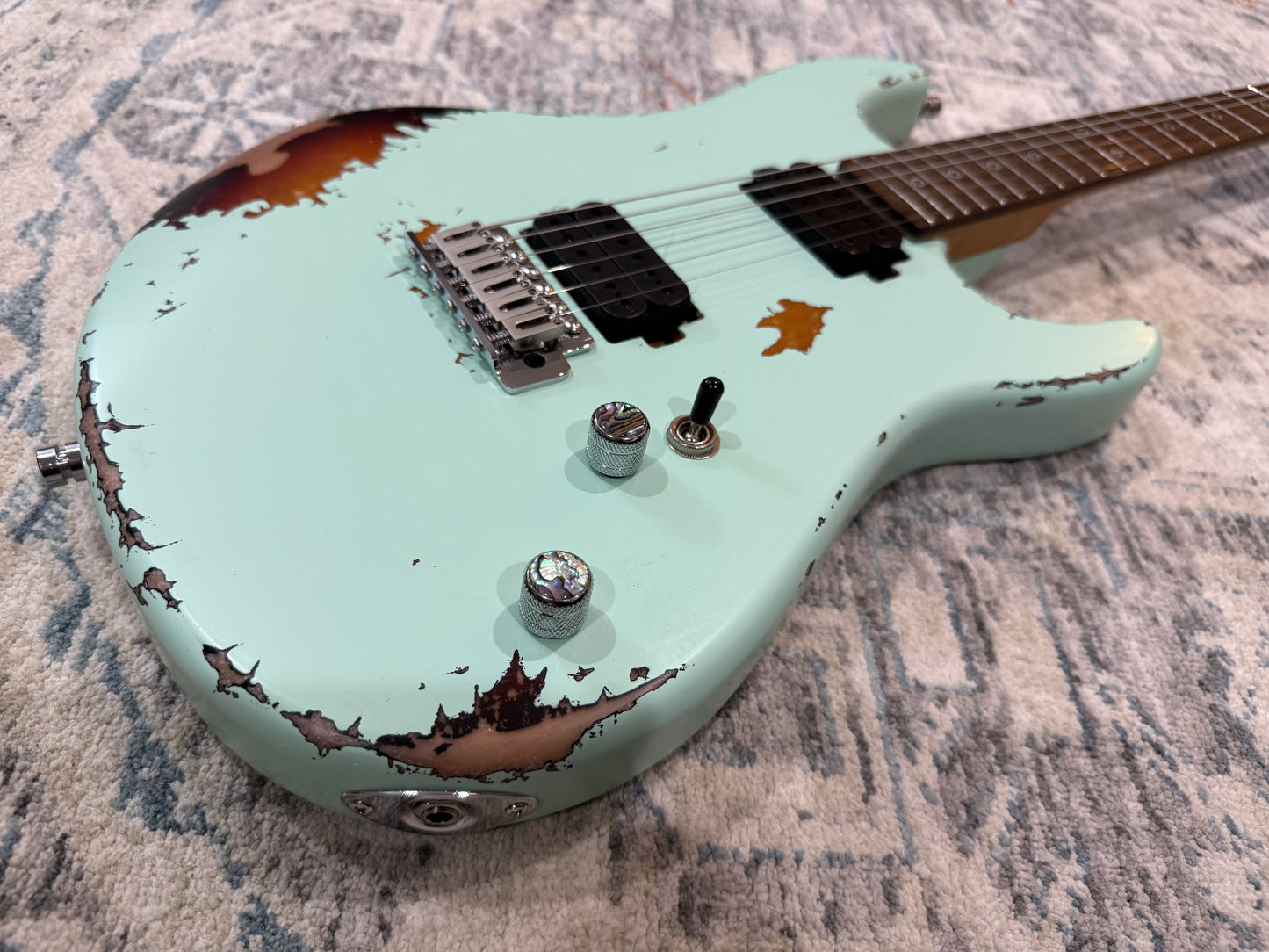 Dhatarattha Performance DST – Surf Green over Sunburst