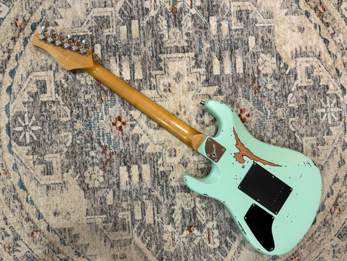 Dhatarattha Performance DST – Surf Green over Sunburst