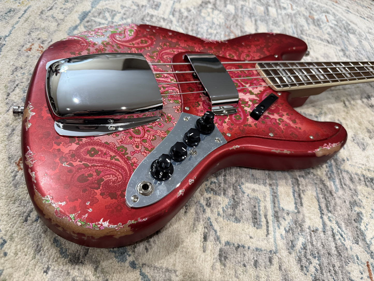 Dhatarattha DEB4 – Red Paisley Relic 4-String Bass